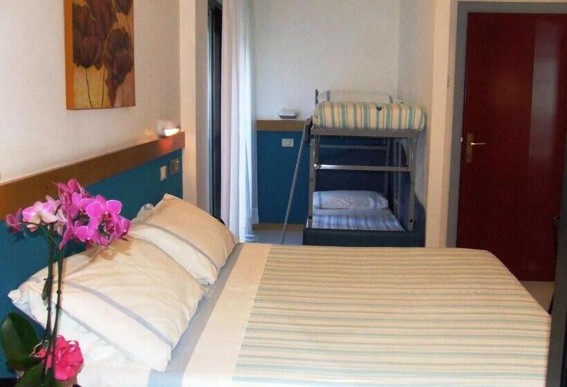 חדר סטנדרט לשלושה עם מרפסת, Morotti