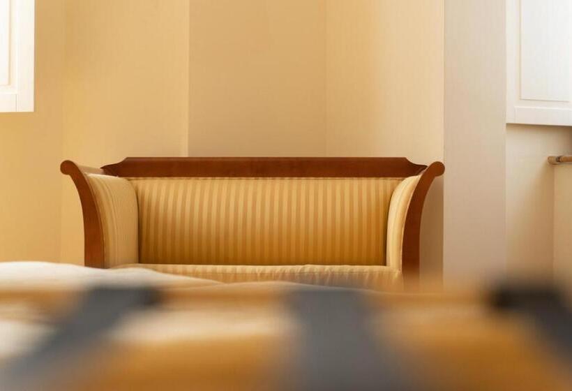 غرفة قياسية ثلاثية, Ristorante Vecchia Vibo