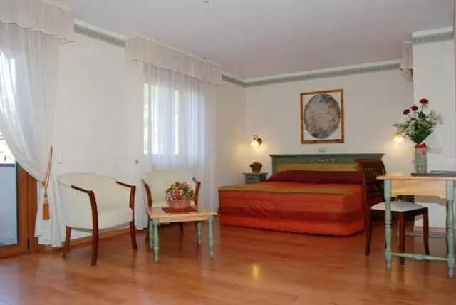 Perhehuone, Parkhotel Fedora