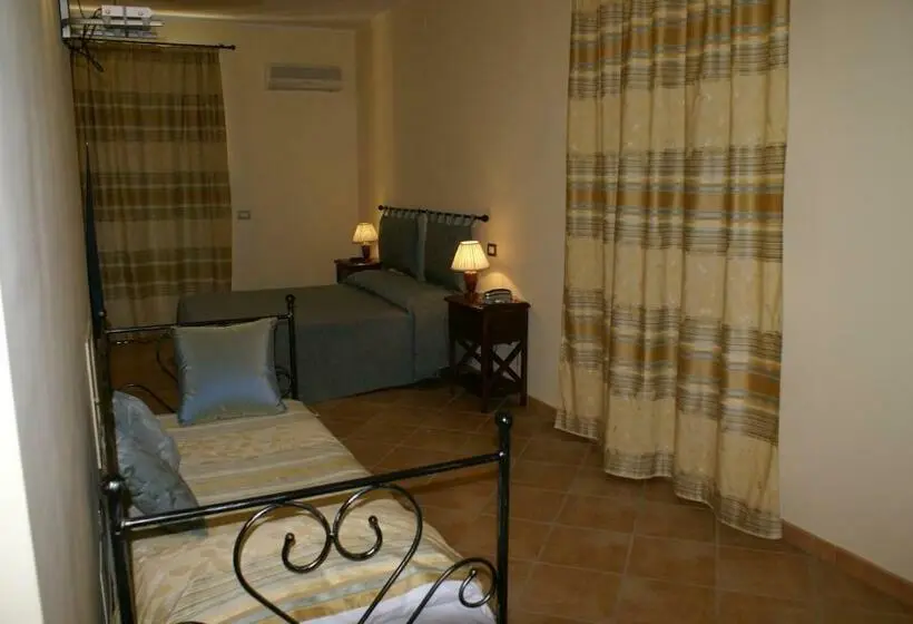 Standard Kolmen Hengen Huone, Residence Hotel La Commenda