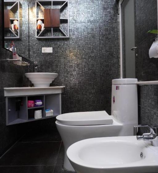 Chambre Deluxe avec Balcon, Fortview International