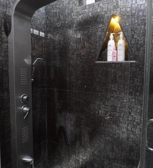 Chambre Deluxe avec Balcon, Fortview International