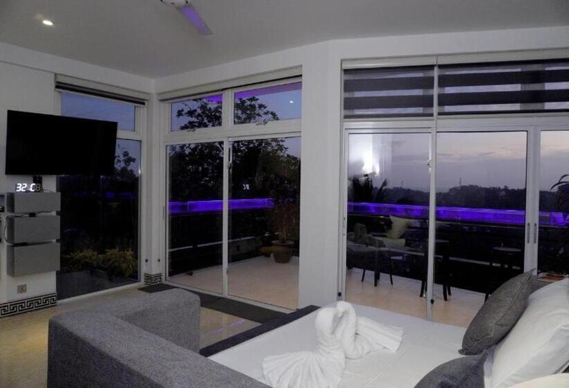 Chambre Deluxe avec Balcon, Fortview International