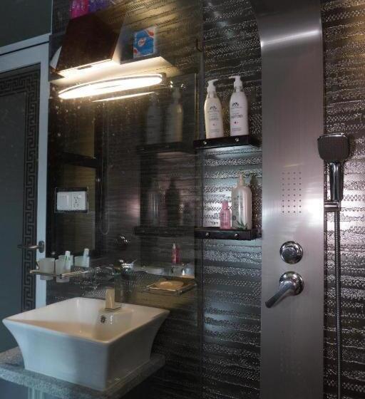 Chambre Supérieure Lit King Size, Fortview International