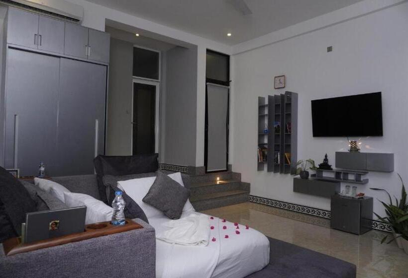 Chambre Supérieure Lit King Size, Fortview International