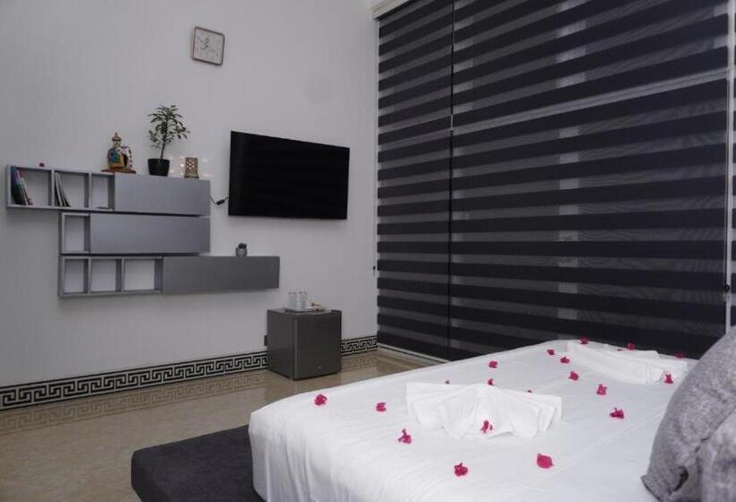 Chambre Supérieure Lit King Size, Fortview International