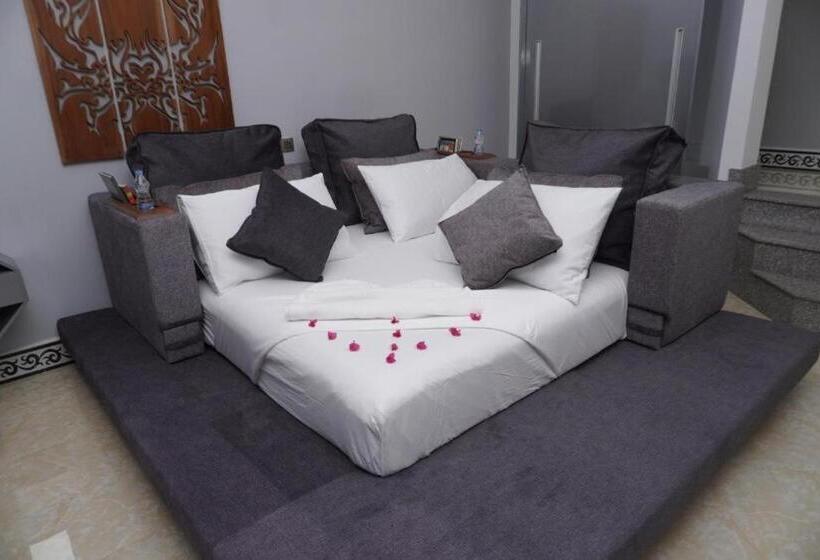 Chambre Supérieure Lit King Size, Fortview International