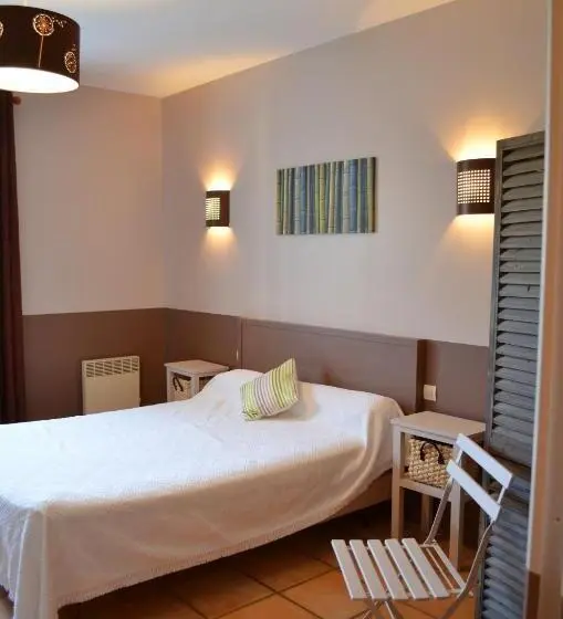 庭の見えるスタンダードトリプルルーム, La Ramade 5 Chambres & Table D Hôtes En Drôme Provençale