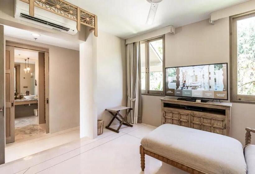 اتاق لوکس, Wakli Sheriff