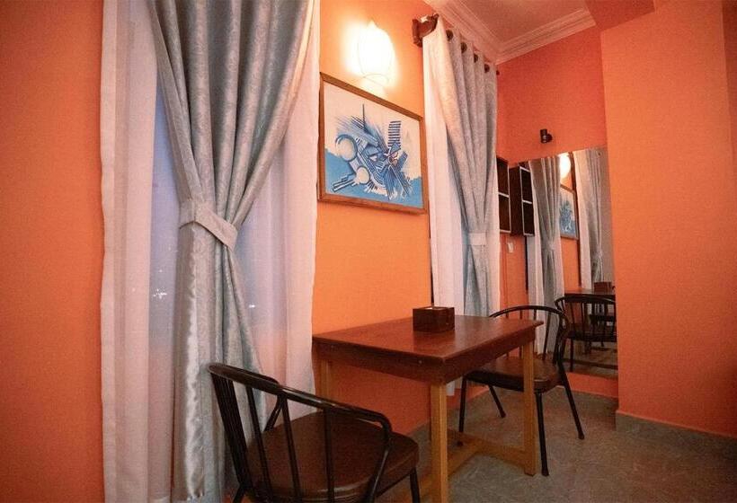 סוויטה עם מרפסת, Daun Penh Palace Boutique