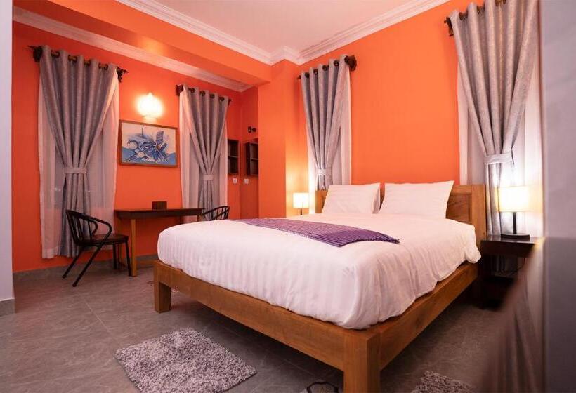 סוויטה עם מרפסת, Daun Penh Palace Boutique