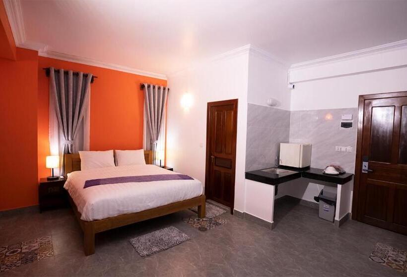 סוויטה עם מרפסת, Daun Penh Palace Boutique