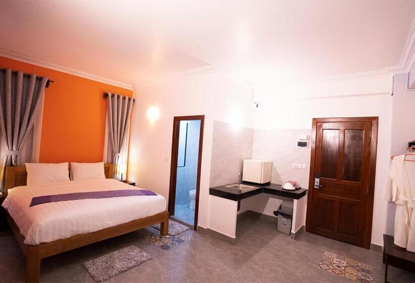 סוויטה עם מרפסת, Daun Penh Palace Boutique