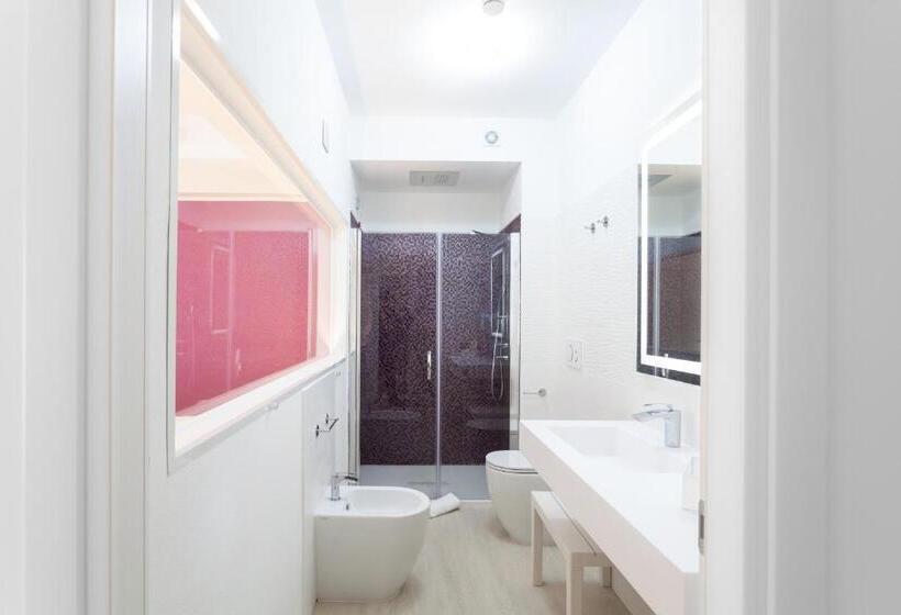 スーペリアトリプルルーム, Glorian