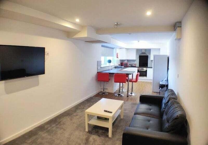 스탠다드 룸, Liverpool Stays Kempston Court