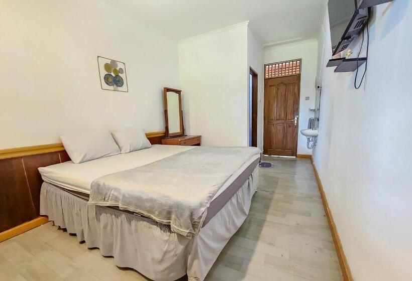 Номер Стандарт, Reddoorz Near Pasar Cipanas