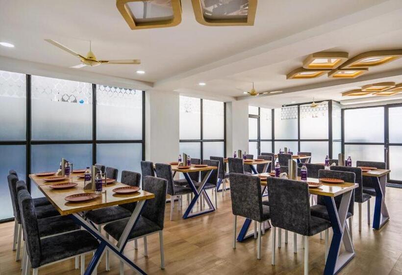 Номер Deluxe, The Balcony Suites