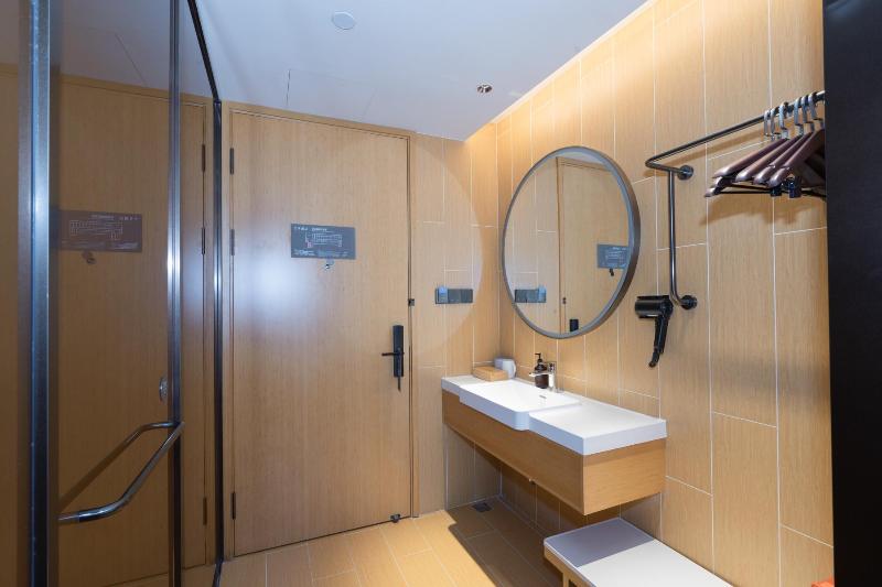 Номер Deluxe, The Balcony Suites