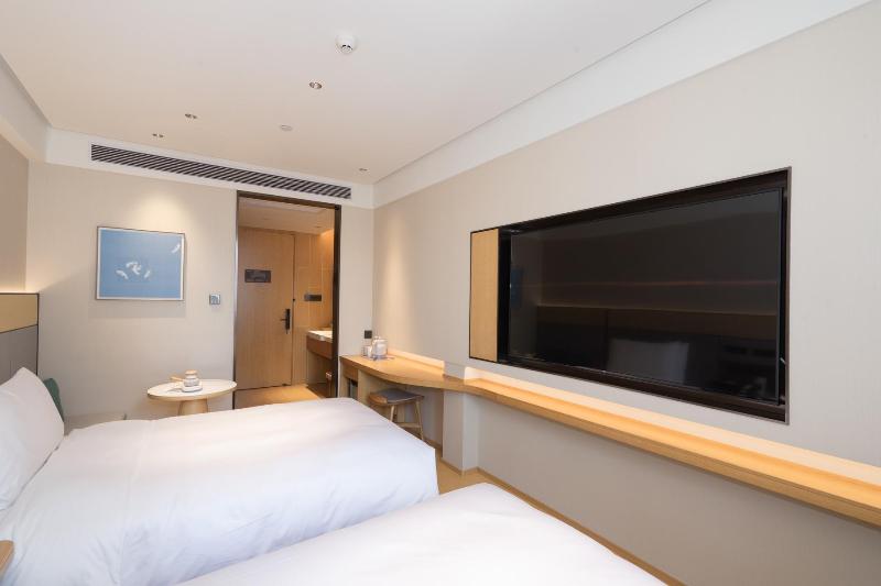 Номер Deluxe, The Balcony Suites