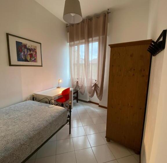 单人基本间, Civico 8