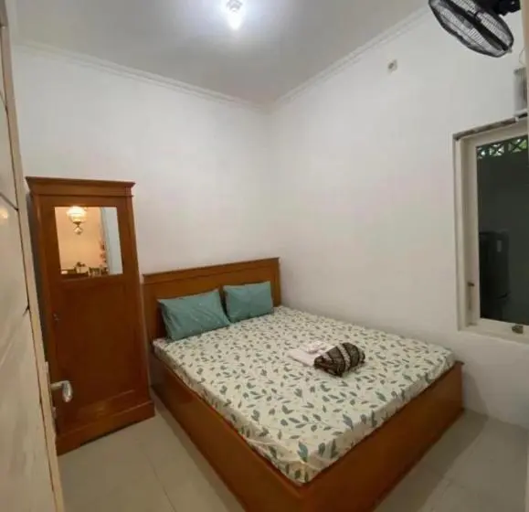 Quarto standard, Wisma Sadewa