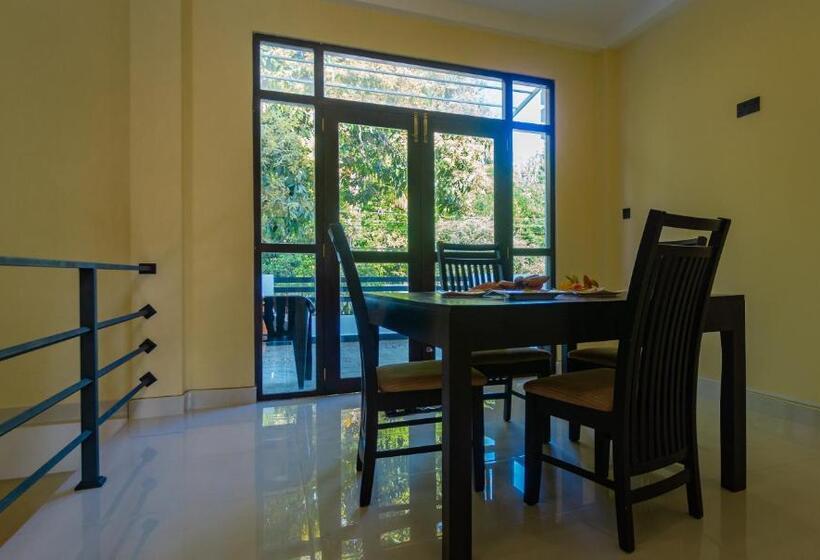 ファミリールーム, Three Lines