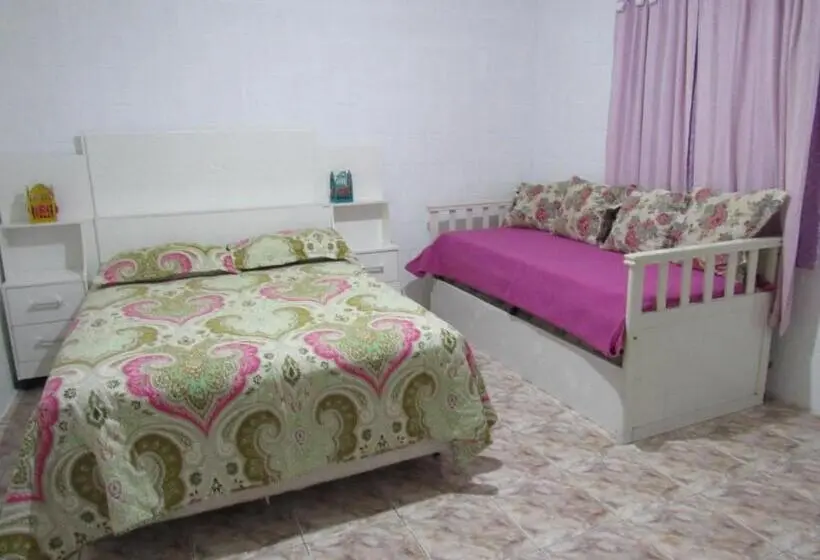 اتاق ساده سه‌ نفره, Hostel Brasil Gru
