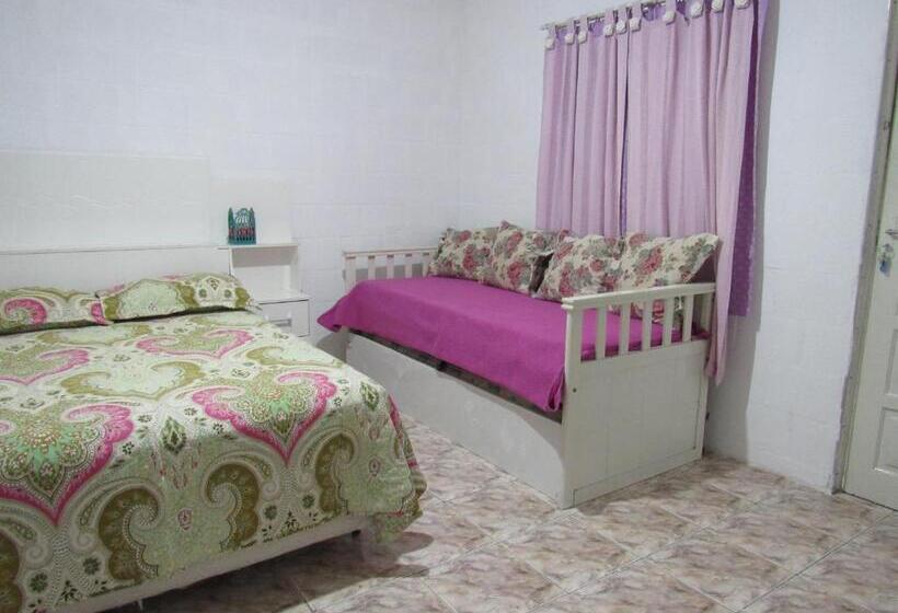 اتاق ساده سه‌ نفره, Hostel Brasil Gru