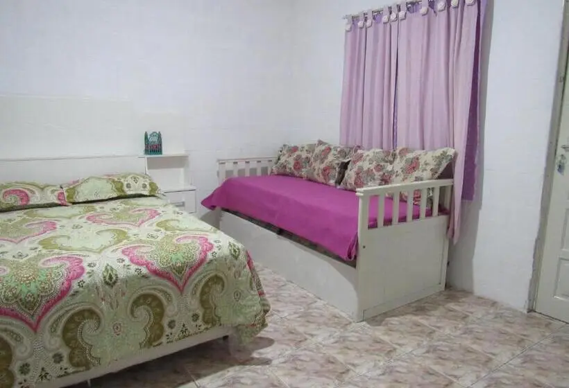 اتاق ساده سه‌ نفره, Hostel Brasil Gru