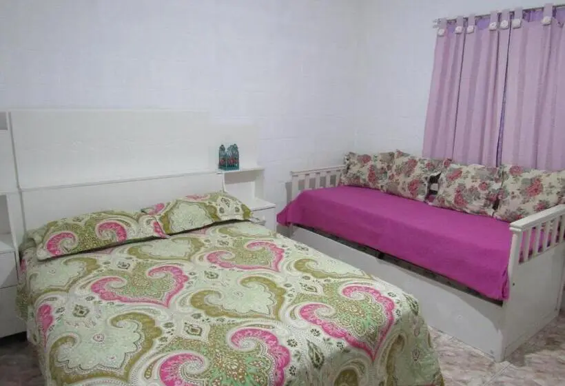 اتاق ساده سه‌ نفره, Hostel Brasil Gru