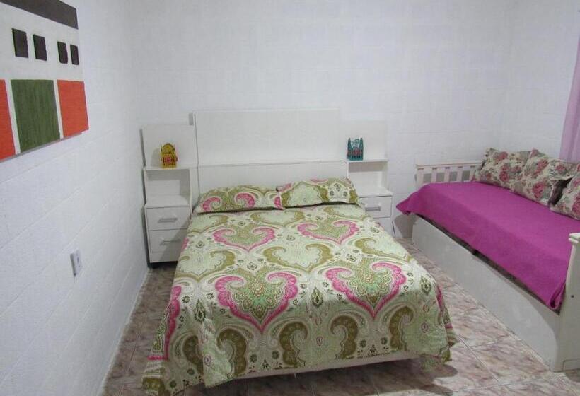 اتاق ساده سه‌ نفره, Hostel Brasil Gru