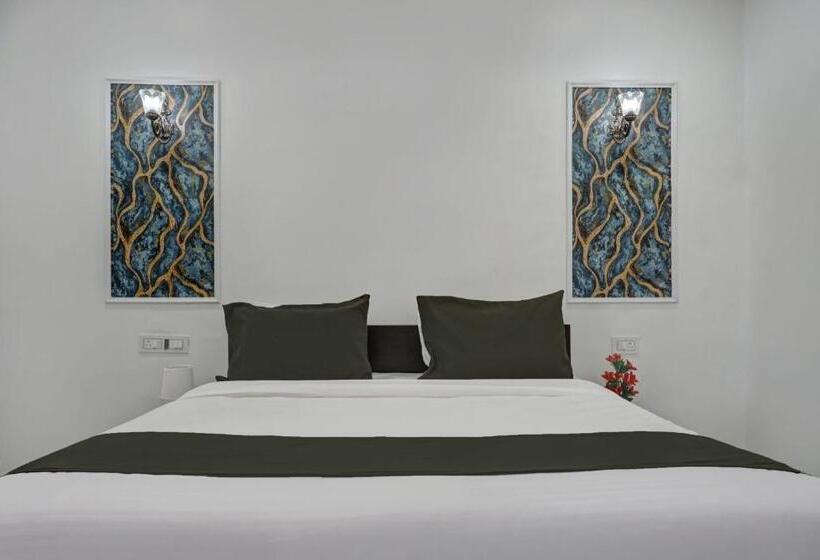 Classic Kolmen Hengen Huone, Collection O Atharva Executive