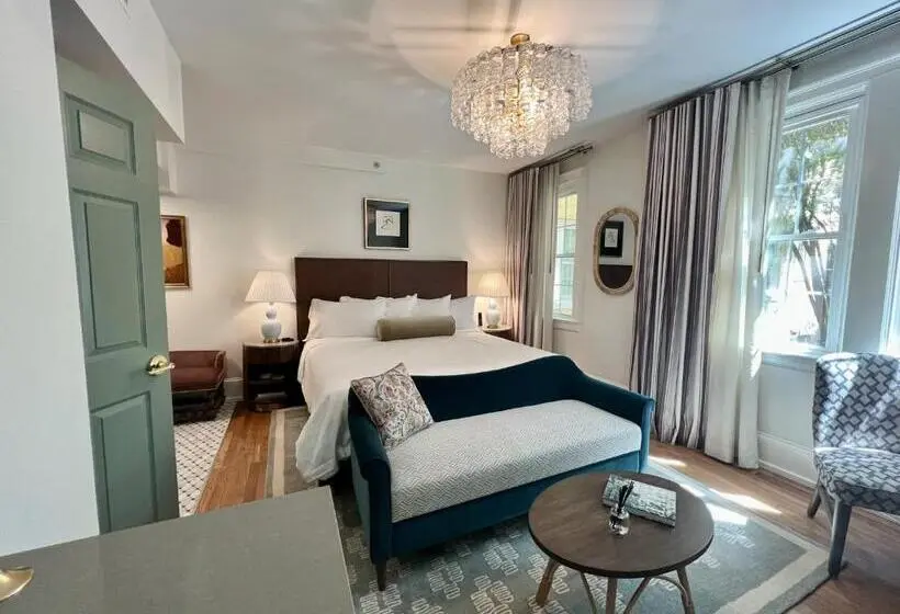 身障者適用スタンダードルーム, Granada, A Design