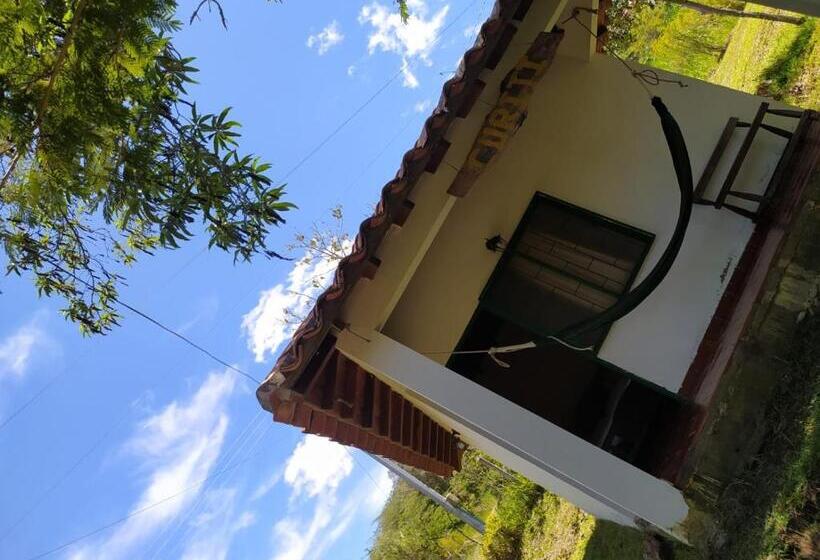 غرفة قياسية ثلاثية, Hospedaje Donde Gustavo Osorio