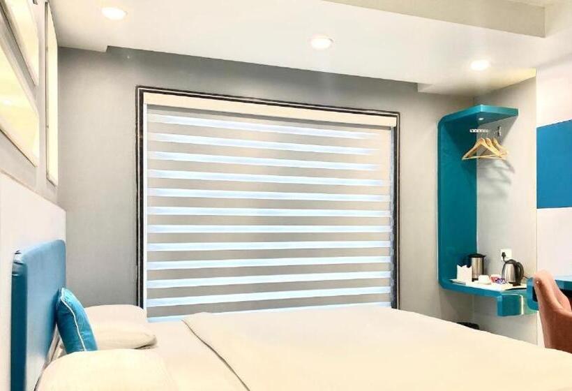 발코니 디럭스 룸, International Embassy Suites