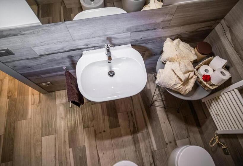 Номер Стандарт, Monte Moro Gavi B&b