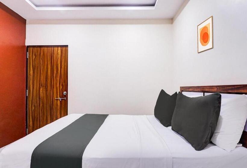 Трехместный Номер Классика, Oyo Hotel Royal Inn