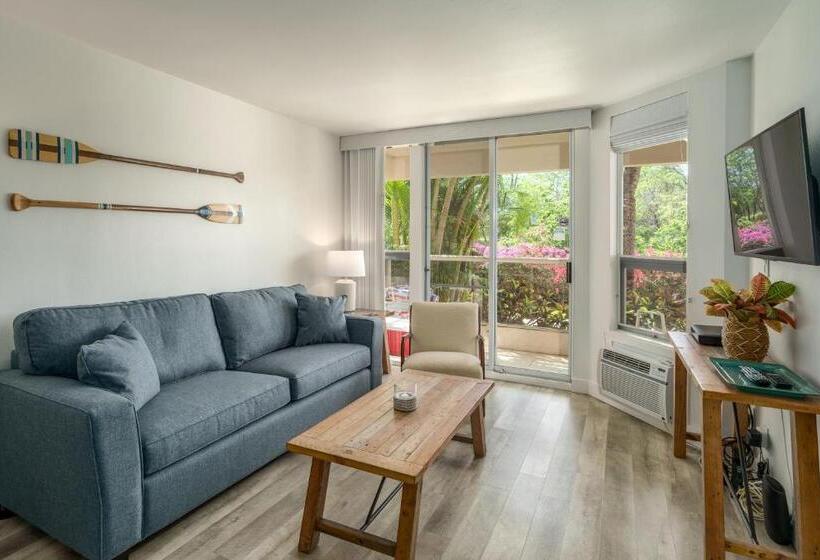 Апартаменты Deluxe 1 Спальня, Newly Renovated Condo! 3 Min Walk To Toes In The Sand!