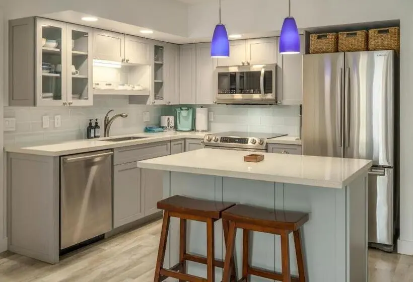 １ベッドルームのデラックスアパートメント, Newly Renovated Condo! 3 Min Walk To Toes In The Sand!