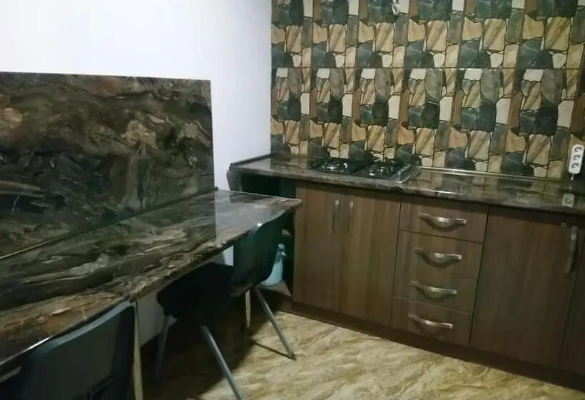 استودیوی استاندارد, Disney Apartments And Hostels