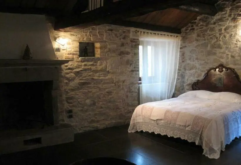 Standard Neljän Hengen Huone, Locanda La Campana