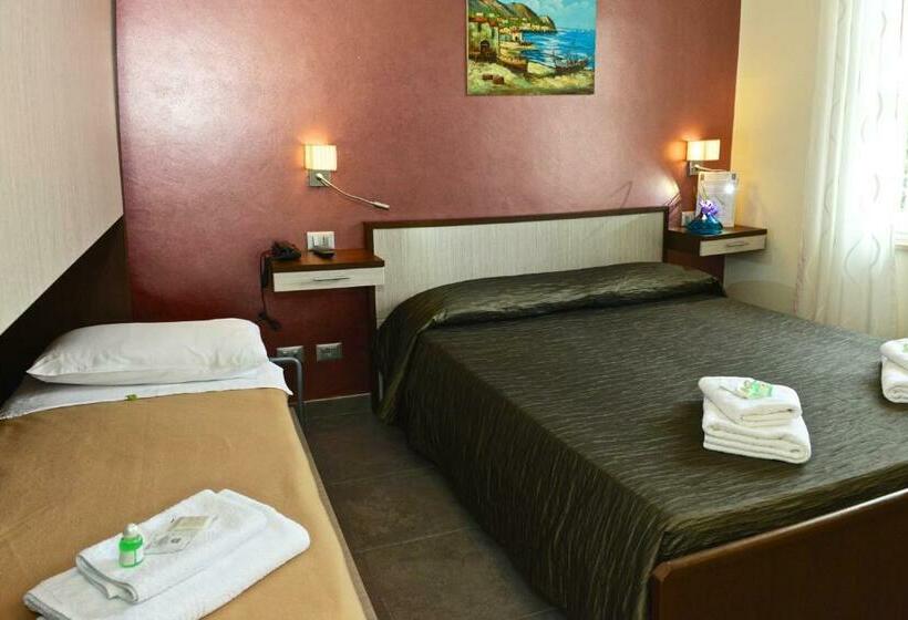 Номер Стандарт Трехместный, Villa Le Logge