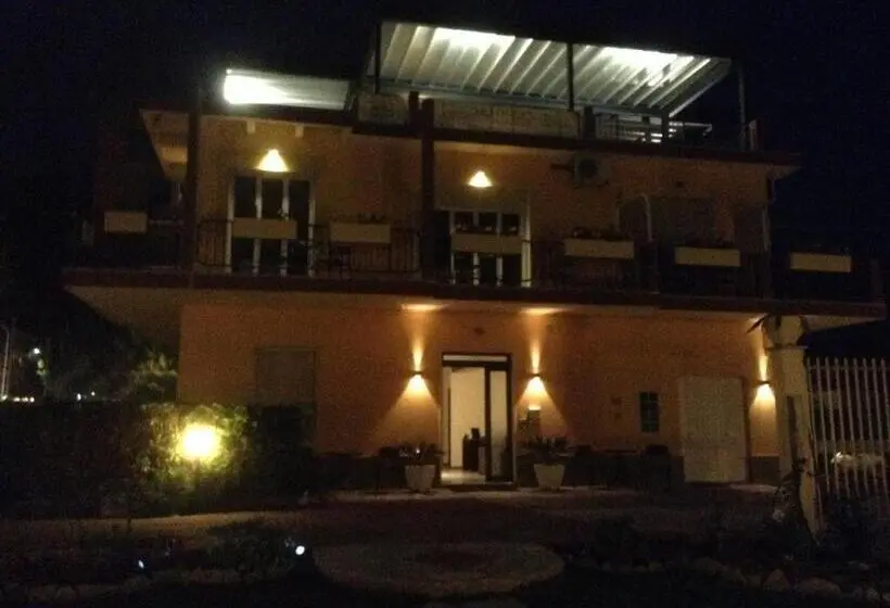 Triple Room Sea View, Villa Le Logge