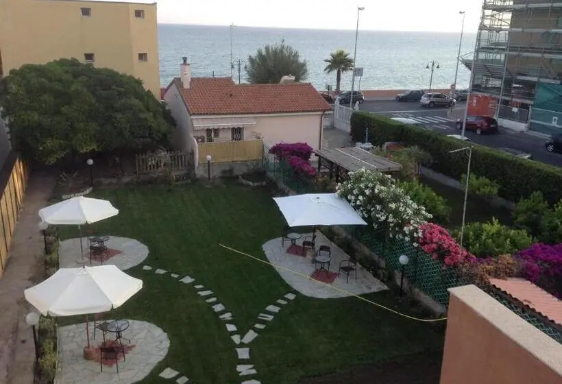 Triple Room Sea View, Villa Le Logge
