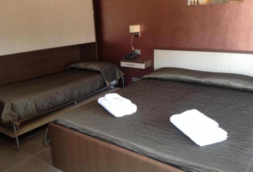Triple Room Sea View, Villa Le Logge