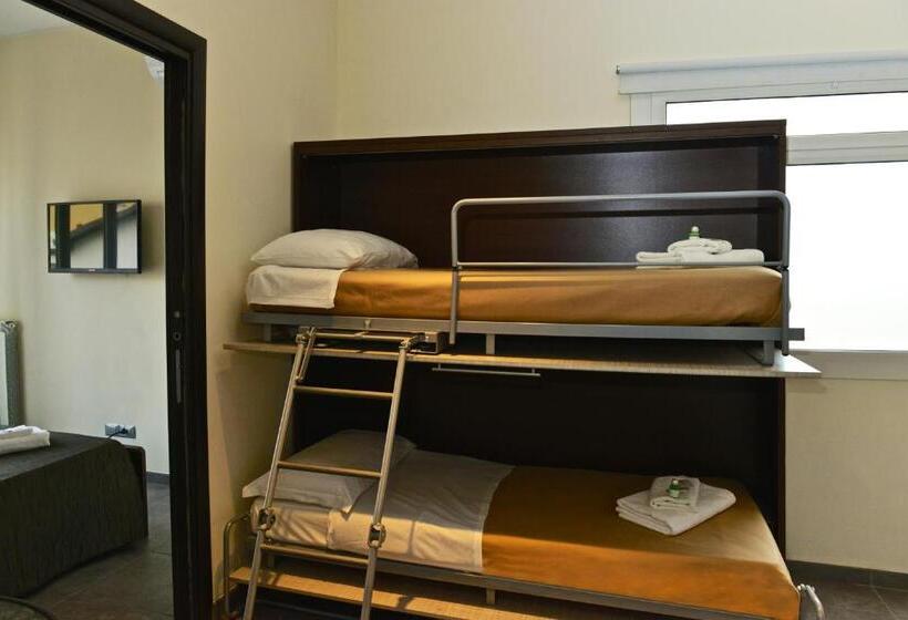 Четырехместный Номер Стандарт Вид на Море, Villa Le Logge