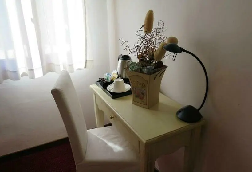Classic Kolmen Hengen Huone, Al Soffiador