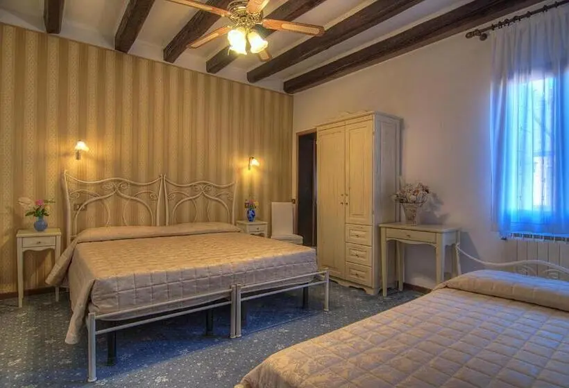 Classic Kolmen Hengen Huone, Al Soffiador