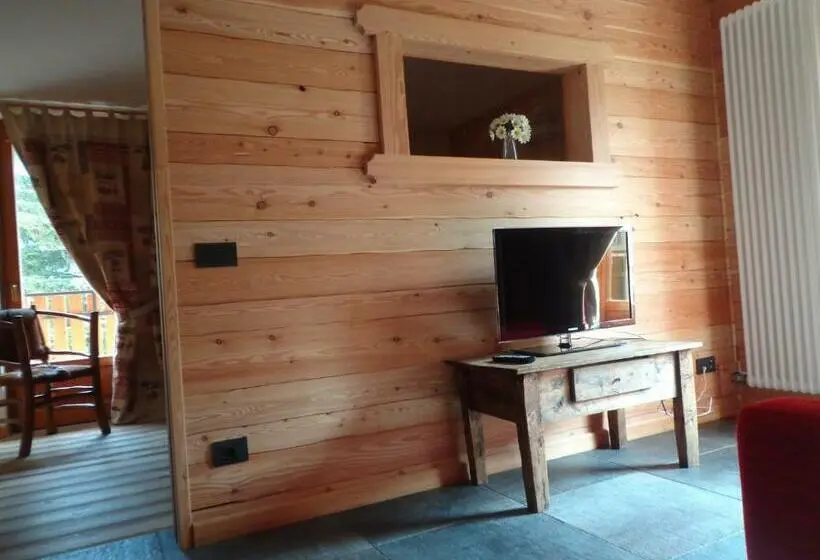 سوییت خانوادگی, Albergo Alpenrose Ski&bike Mountain
