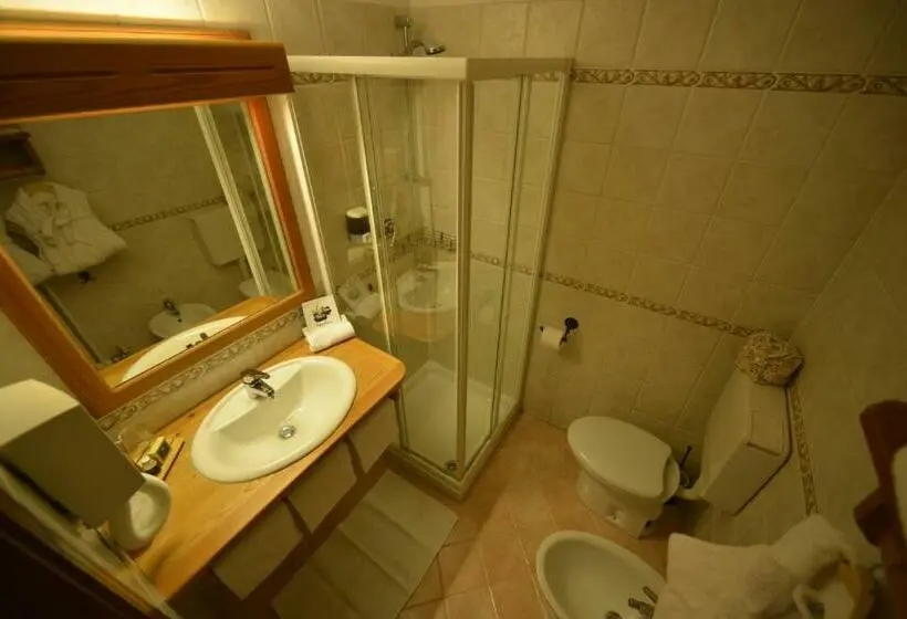 سوییت خانوادگی, Albergo Alpenrose Ski&bike Mountain